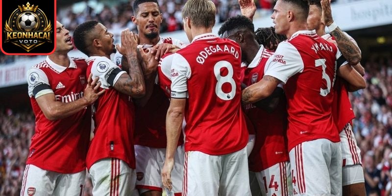 Arsenal từ kẻ thách thức đến đội dẫn đầu