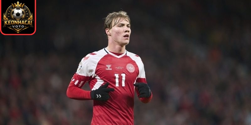 Điều khoản mua đứt từ MU và kế hoạch của Napoli