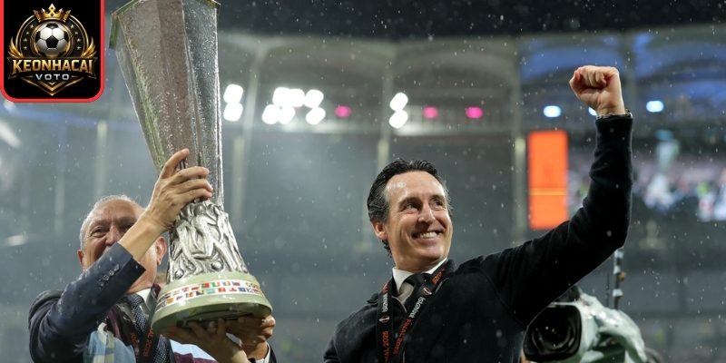 Emery san bằng thành tích của Mourinho