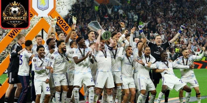 Freiburg bất lực nhìn Aston Villa đăng quang